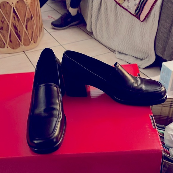 Black Walking Co. Block heels - Picture 3 of 4